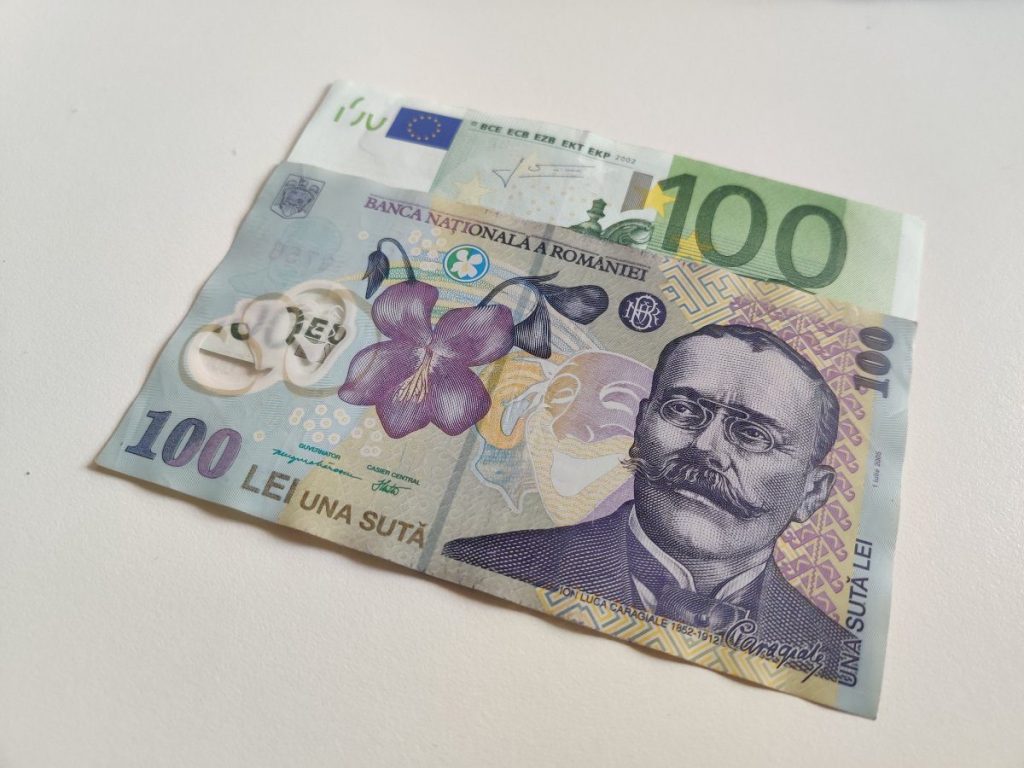 Românii își retrag leii din bănci: Ce se ascunde în spatele scăderii puternice a depozitelor în luna mai