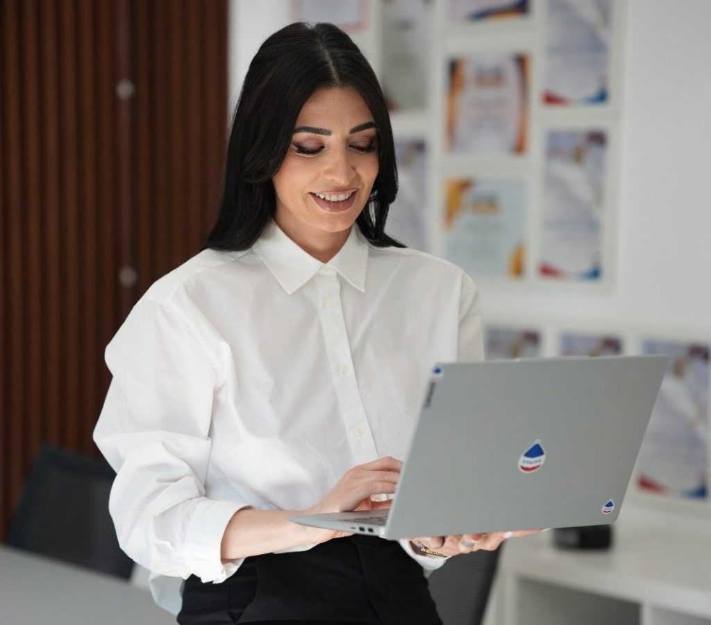 Închiriază fără stres cu ajutorul Manuelei Halasag de la REMAX Klass – expertă în apartamente de închiriat