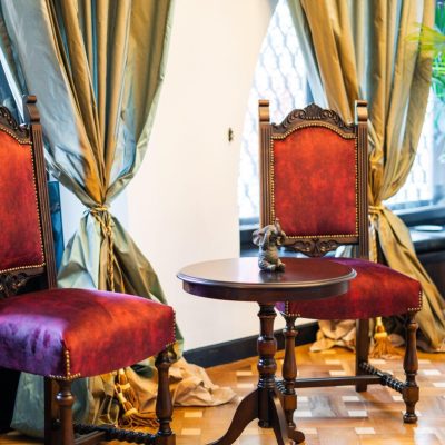 Evenimente Corporate la EkoGroup Vila: Rafinament și Profesionalism într-un Cadru Regal
