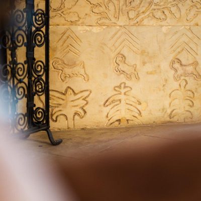 EkoGroup Vila: Ședințe Foto Profesionale în Decoruri Neoromânești